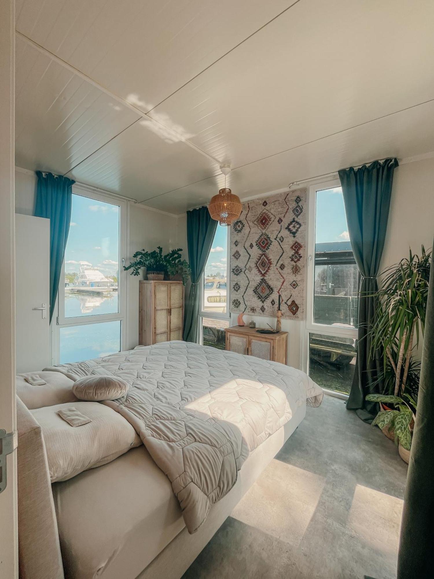 Retreatboat Ibiza Bed & Breakfast Lith Dış mekan fotoğraf